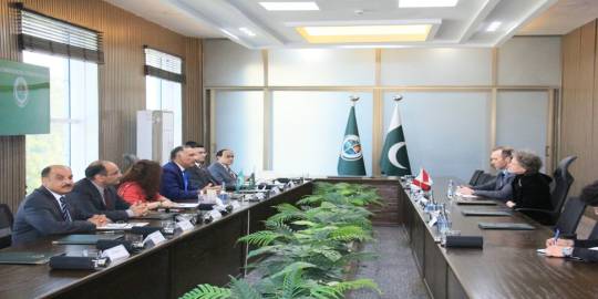 19-12-2023, Islamabad: Canadian High Commissioner Ms. Leslie Scanlon  called on Chairman NDMA Lt Gen Inam Haider Malik in NDMA Headquarter